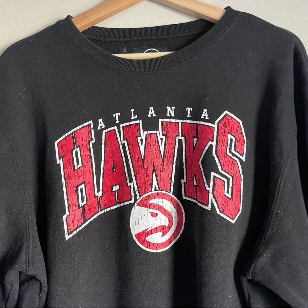 Men’s Atlanta Hawks Black Crewneck Sweatshirt